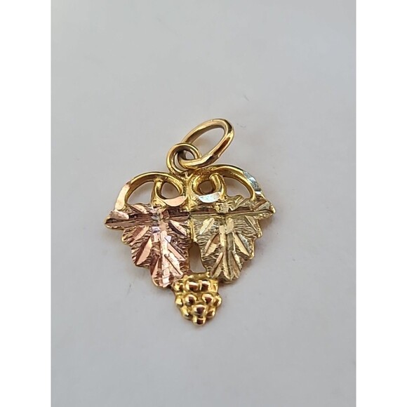 10K Two-Toned Gold-Leaf Heart Pendant Vintage - Picture 2 of 10
